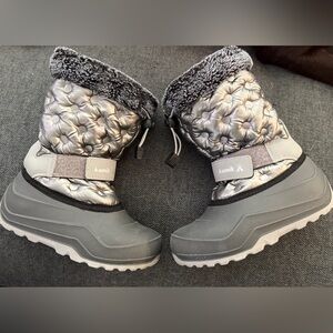 Girls Kamik winter boot EUC